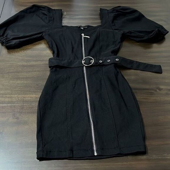 Mini black dress with short sleeves - Picture 1 of 10